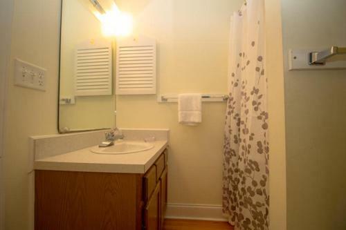 475 Tarpon Boulevard - Four Bedroom House