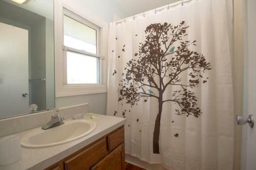 475 Tarpon Boulevard - Four Bedroom House