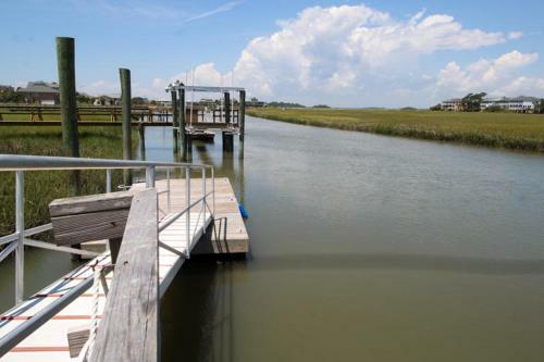 475 Tarpon Boulevard - Four Bedroom House