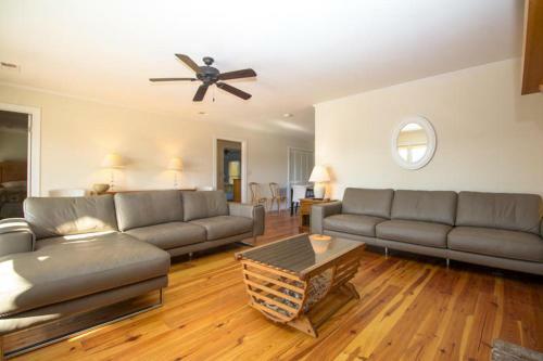 475 Tarpon Boulevard - Four Bedroom House
