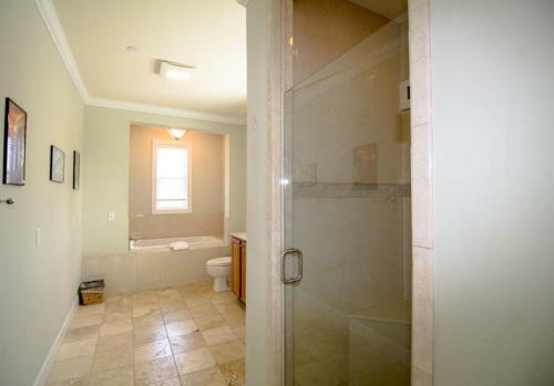 619 Dolphin Road - Six Bedroom House