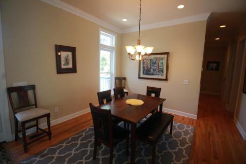 619 Dolphin Road - Six Bedroom House