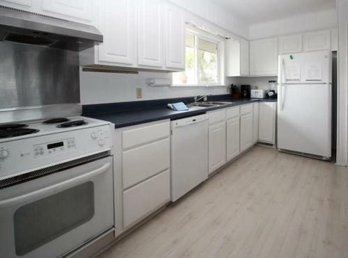 474 Tarpon - Six Bedroom House