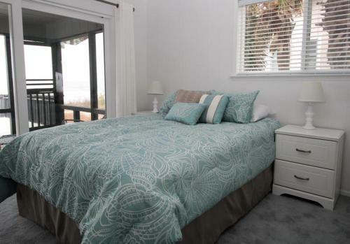 474 Tarpon - Six Bedroom House