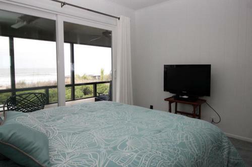 474 Tarpon - Six Bedroom House