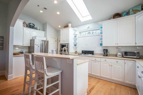 756 Marlin Drive - Five Bedroom House