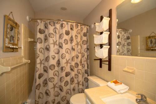 470 Tarpon - Five Bedroom House