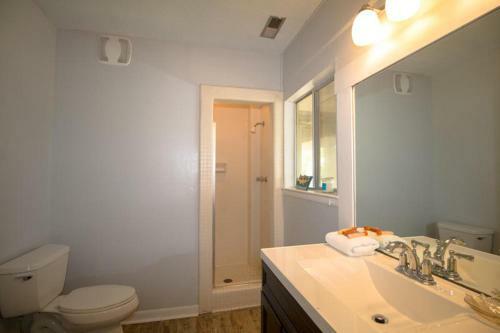613 Dolphin Annex - Five Bedroom House