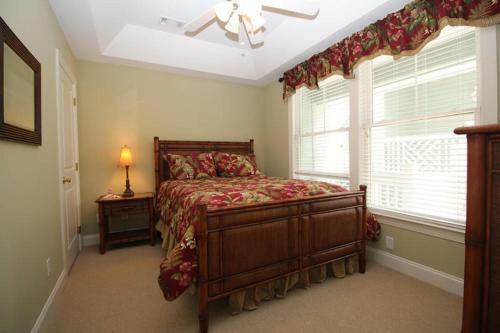 389 Wahoo Drive - Six Bedroom House