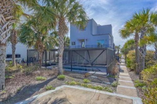 The House On The Blue Shore By Pristine Properties