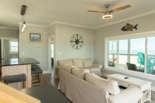 Sippin' By The Sea By Pristine Properties