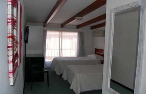 Mercedes Rambla Hotel