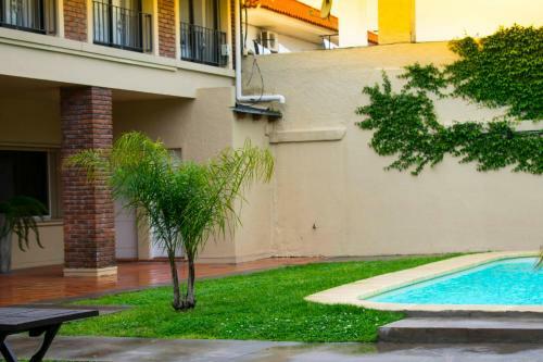 Mercedes Rambla Hotel
