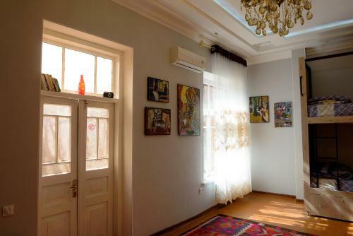 "old Radio" Hostel