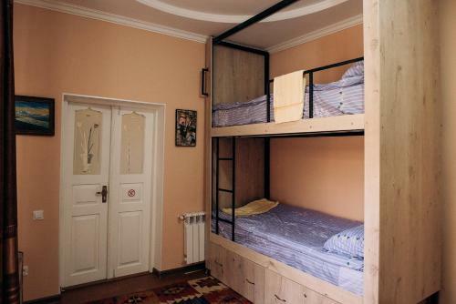 "old Radio" Hostel