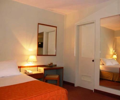 Hotel Cristina Suites