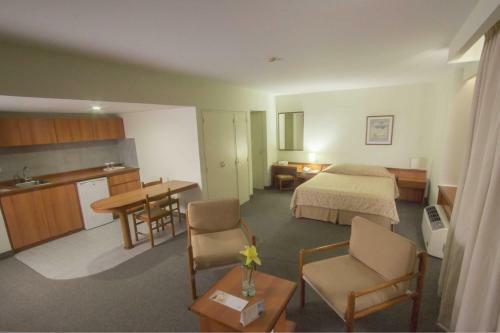 Hotel Cristina Suites
