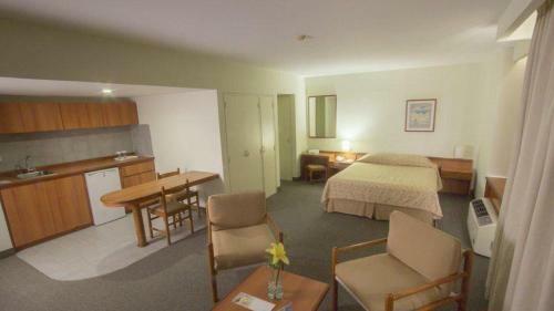 Hotel Cristina Suites