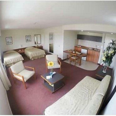 Hotel Cristina Suites