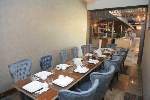 Izza Palace Hotel