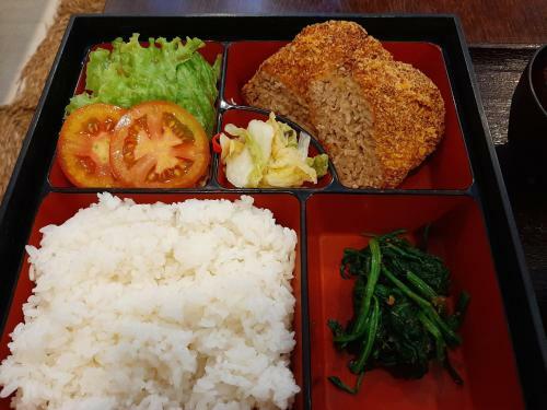 Ph?m V�n Sakura Hotel
