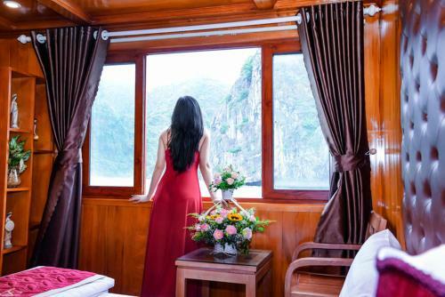 Cat Ba Gem Cruises