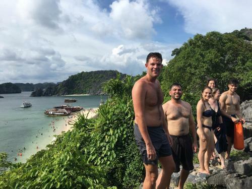 Cat Ba Gem Cruises