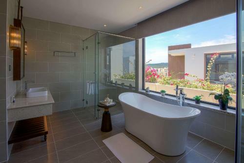 Hotel Wyndham Grand Kn Paradise Cam Ranh