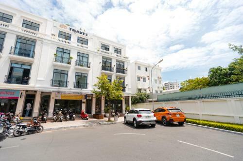 Hotel Luxhome - Vinhome Apartments