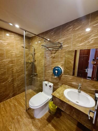 Ho�ng Gia Hotel C�n ??o