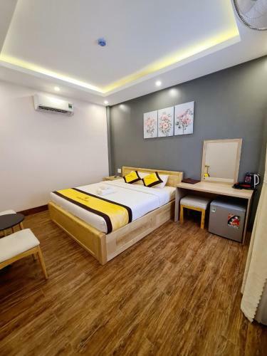 Ho�ng Gia Hotel C�n ??o
