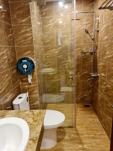 Ho�ng Gia Hotel C�n ??o