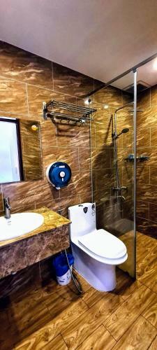 Ho�ng Gia Hotel C�n ??o