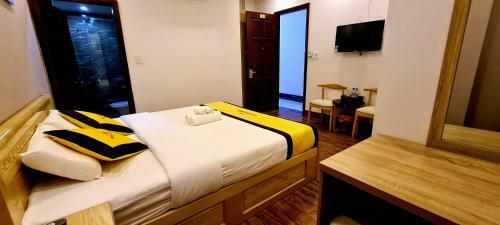 Ho�ng Gia Hotel C�n ??o