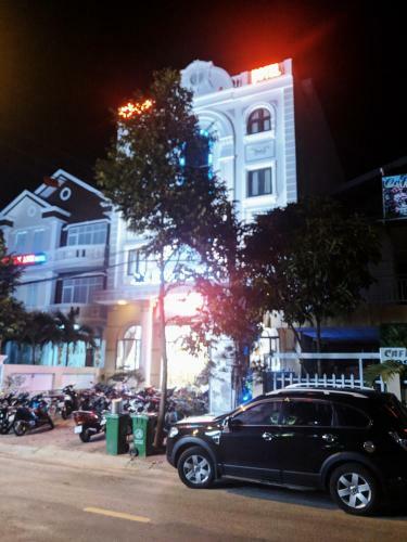 Ho�ng Gia Hotel C�n ??o