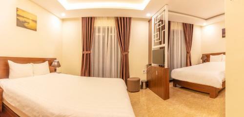 Hotel Huy?n 179