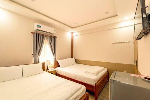 Kh�ch S?n Golf Star Hotel