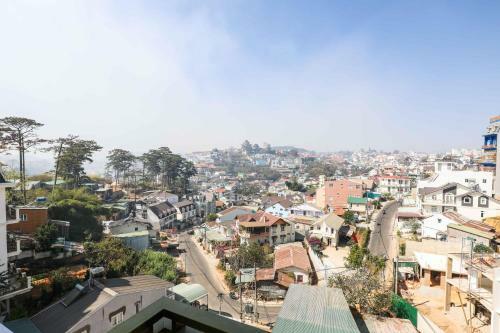 Dinh Cat Hotel Dalat
