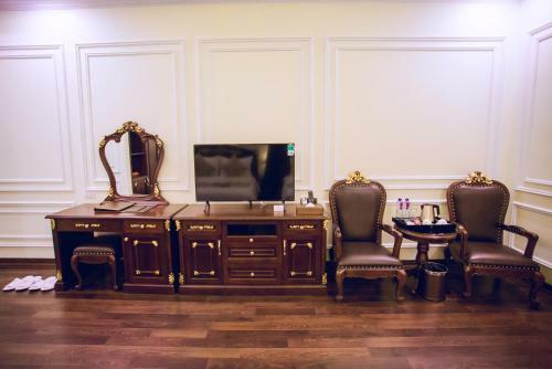 Th�i H� Luxury Hotel