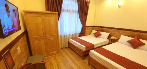 Dinh Loan Hotel