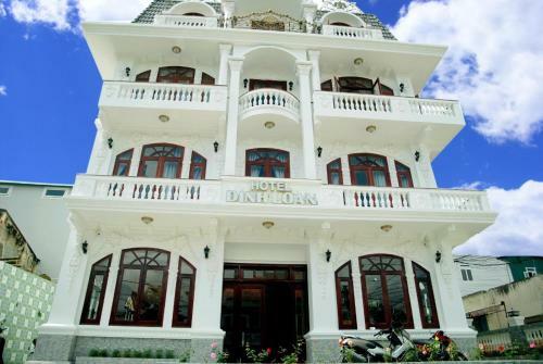 Dinh Loan Hotel