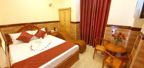 Dinh Loan Hotel