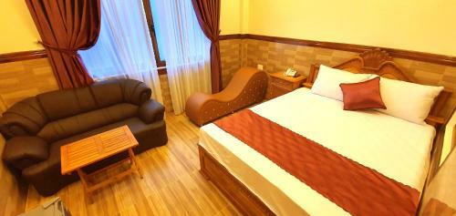 Dinh Loan Hotel