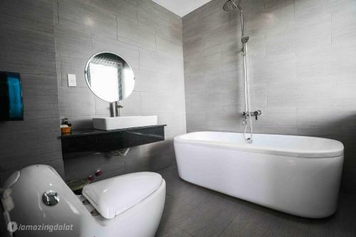 ?� L?t Mega Sky Hotel