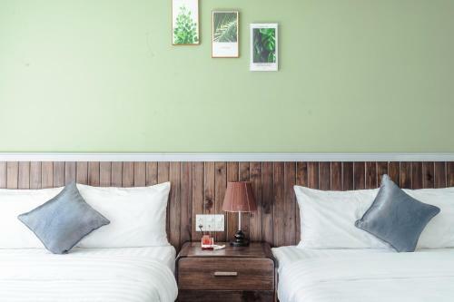 ?� L?t Mega Sky Hotel