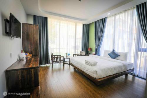 ?� L?t Mega Sky Hotel