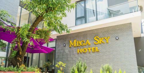 ?� L?t Mega Sky Hotel