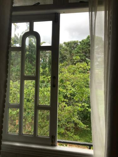 Hotel H� Linh