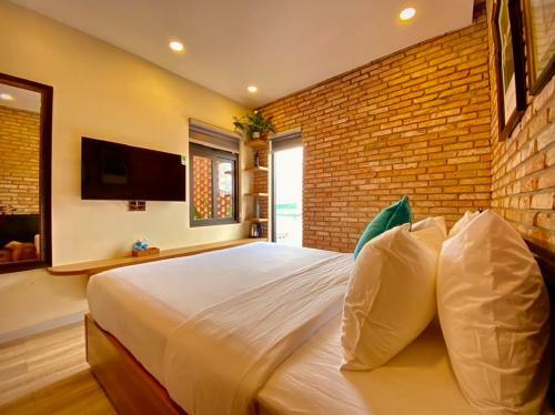 Hotel Brick Home