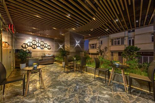 Grand Sunrise Boutique Hotel